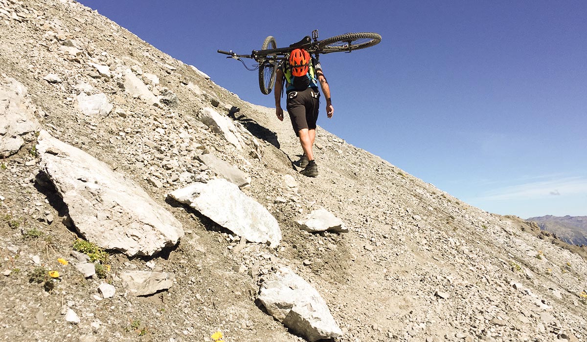 Aufstieg mit dem Mountainbike